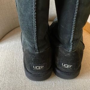 OG Ugg tall size 7 boots GUC